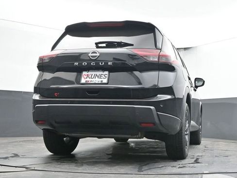 Used 2025 Nissan Rogue SV FWD image 28