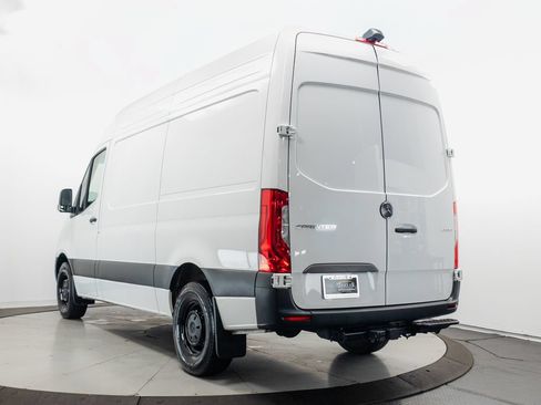 Used 2025 Mercedes-Benz Sprinter 2500 image 16