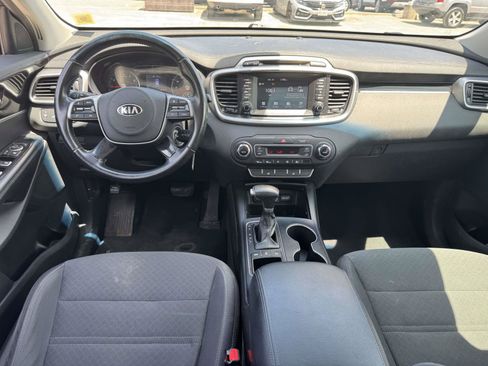 Used 2019 Kia Sorento AWD w/ LX Convenience Package image 11