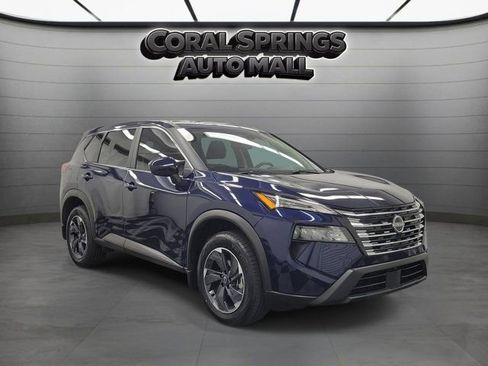 Used 2025 Nissan Rogue SV FWD image 1