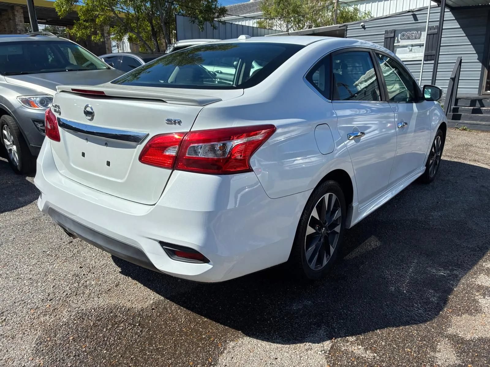 Used 2018 Nissan Sentra SR FWD image 8