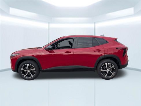 New 2026 Chevrolet Trax RS FWD image 2