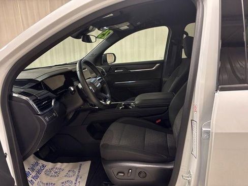 Used 2025 GMC Acadia Elevation AWD/4WD image 14