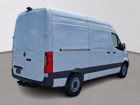 Used 2026 Mercedes-Benz Sprinter 2500 image 4