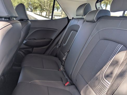 New 2025 Hyundai Venue Limited image 12