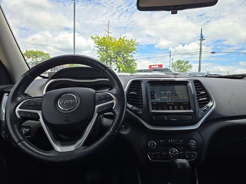 Used 2018 Jeep Cherokee Trailhawk w/ Cold Weather Group AWD/4WD image 38