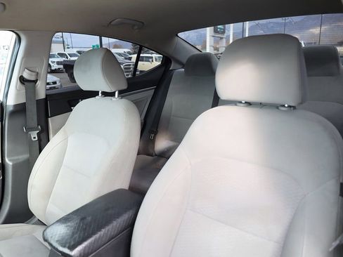 Used 2019 Hyundai Elantra SEL FWD image 16
