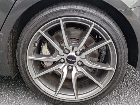 Used 2024 Genesis G70 2.5T image 12