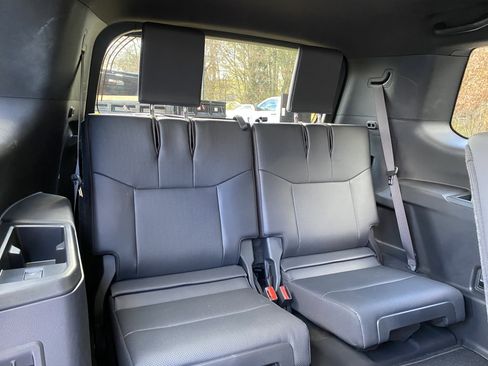 Used 2025 Lexus GX 550 w/ Cold Area Package image 38