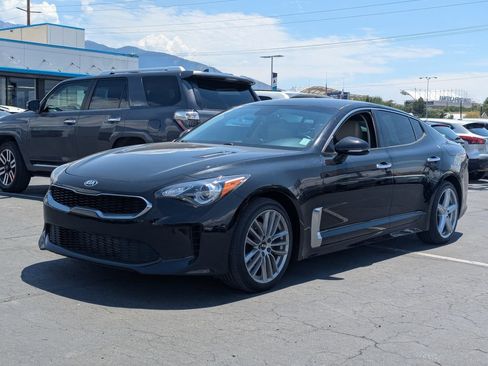 Used 2018 Kia Stinger RWD image 9