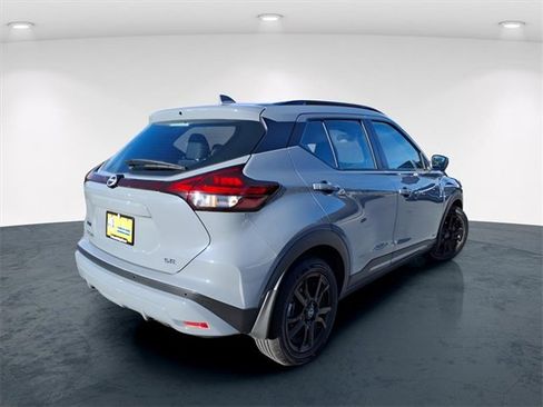 Used 2023 Nissan Kicks SR image 23