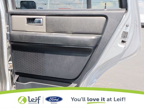 Used 2015 Ford Expedition XLT image 31