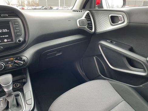 Used 2025 Kia Soul LX w/ LX Technology Package image 33