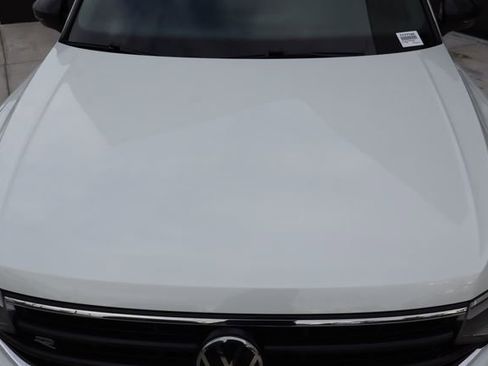 Used 2023 Volkswagen Tiguan SE R-Line AWD/4WD image 10