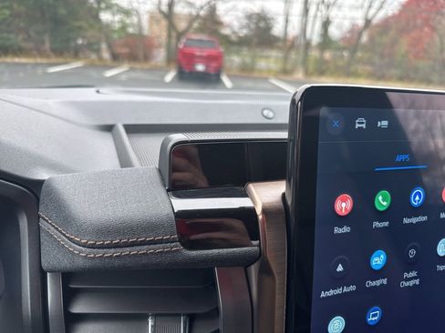 Used 2022 Ford F150 Lightning Lariat image 23