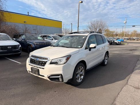 Used 2018 Subaru Forester 2.5i Touring AWD/4WD image 8