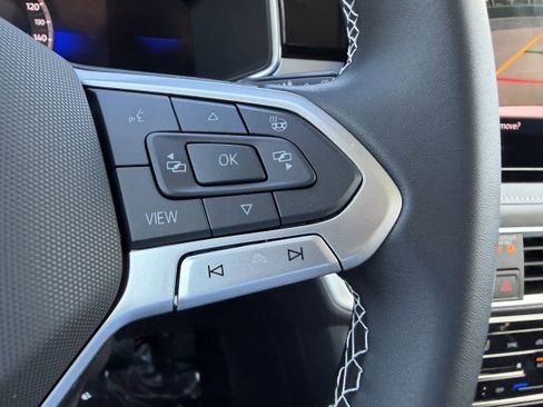 New 2026 Volkswagen Taos SE image 28