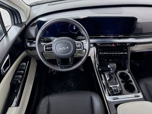 Used 2024 Kia Carnival SX Prestige FWD image 3