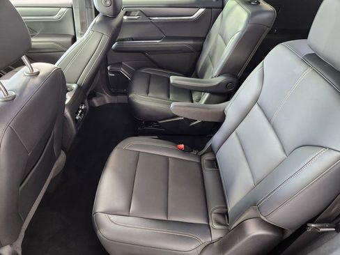 Used 2024 GMC Acadia Elevation AWD/4WD image 14
