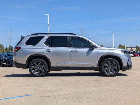 Certified 2023 Honda Pilot Sport image 5