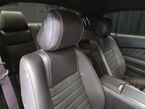 Used 2014 Ford Mustang GT Premium w/ Comfort Package RWD image 31
