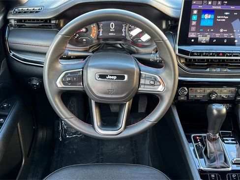 Used 2024 Jeep Compass Trailhawk image 19