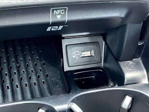 Used 2019 Mercedes-Benz E 300 image 35