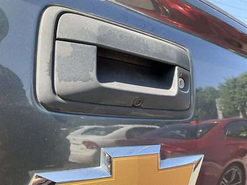 Used 2015 Chevrolet Colorado LT w/ Luxury Package RWD image 10