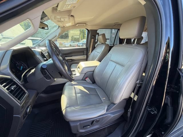 Used 2018 Ford Expedition Max XLT w/ Equipment Group 202A AWD/4WD image 9