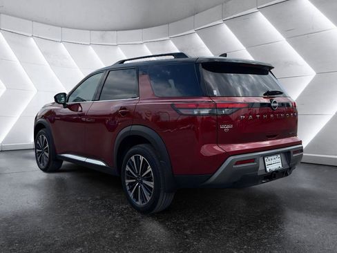 New 2026 Nissan Pathfinder Platinum image 7