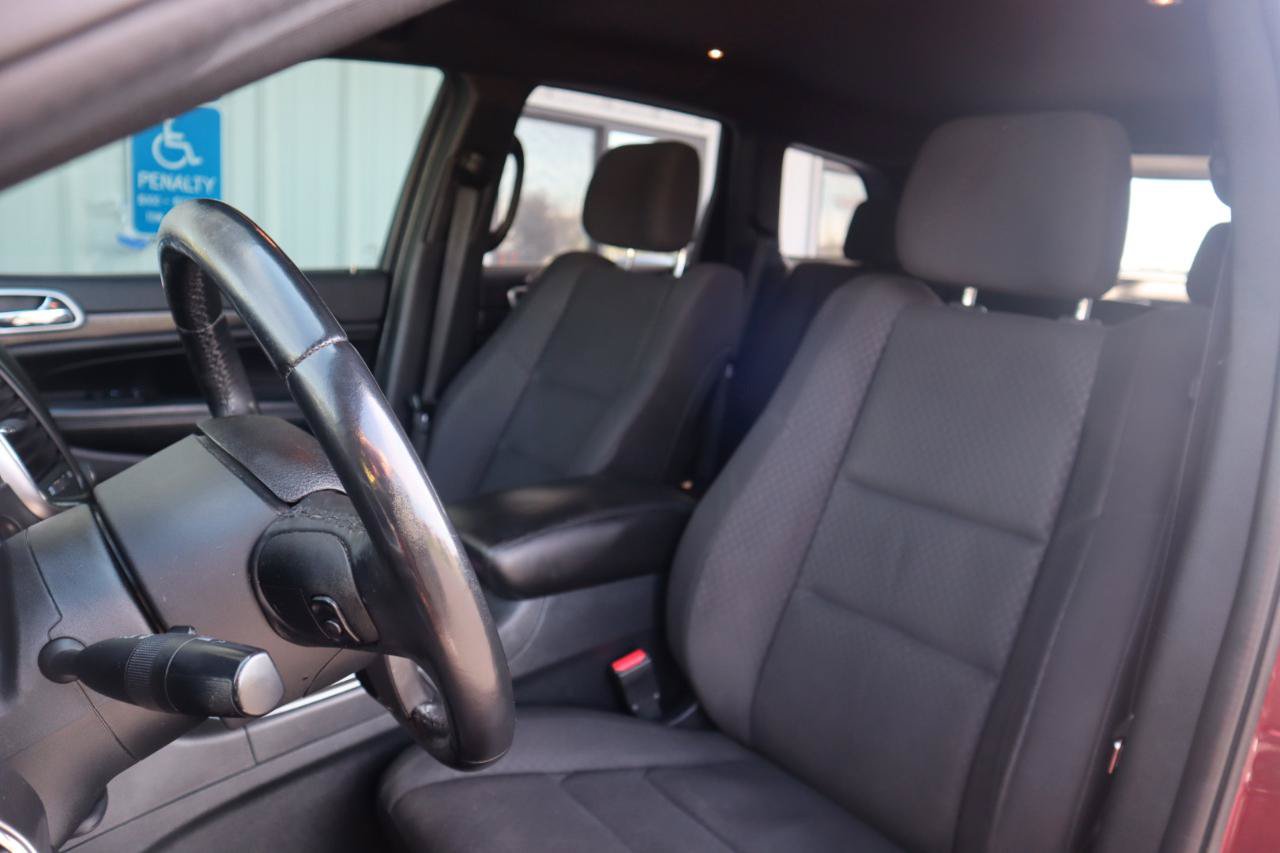Used 2018 Jeep Grand Cherokee Laredo AWD/4WD image 56
