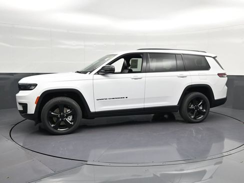 Used 2023 Jeep Grand Cherokee L Laredo AWD/4WD image 7