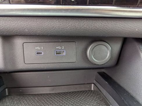 Certified 2023 Nissan Rogue SV FWD image 33