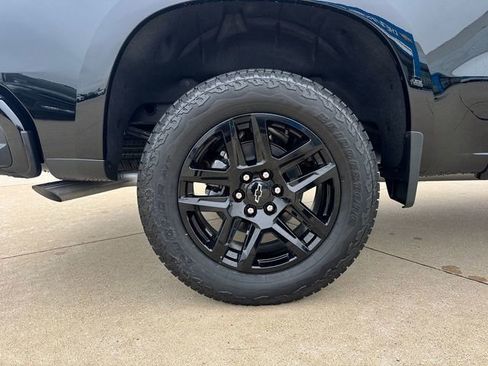 New 2026 Chevrolet Silverado 1500 Custom w/ LPO, Dark Essentials Package AWD/4WD image 9