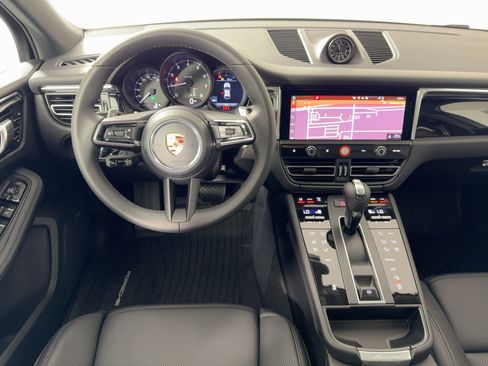 Used 2026 Porsche Macan image 27