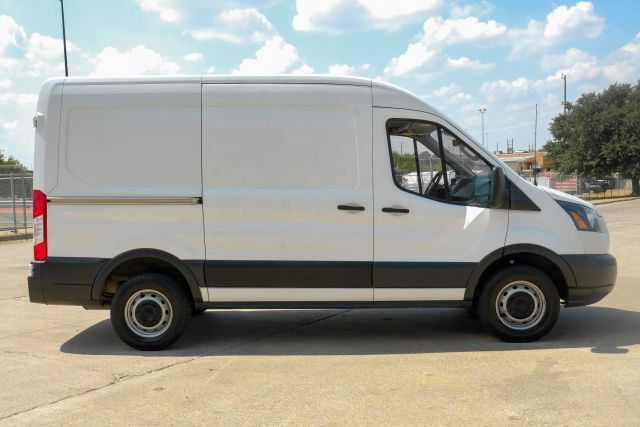 Used 2018 Ford Transit 250 130 Medium Roof RWD image 10