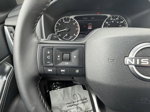 Certified 2025 Nissan Rogue SV image 18