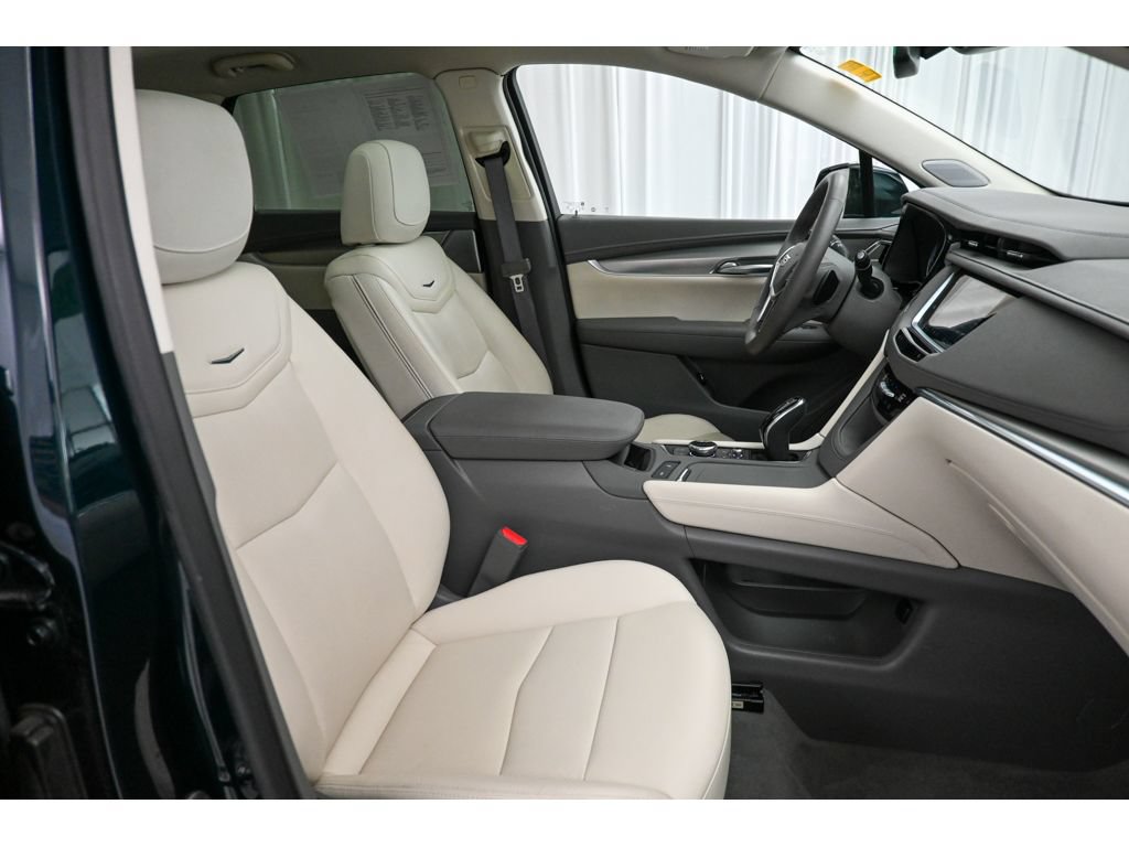 Used 2025 Cadillac XT5 Premium Luxury AWD/4WD image 16