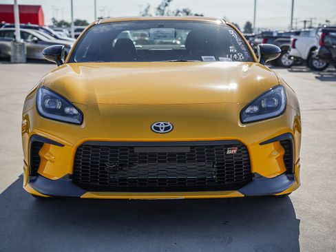 New 2026 Toyota GR86 YUZU Limited image 2