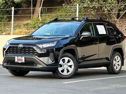 Used 2021 Toyota RAV4 LE image 1