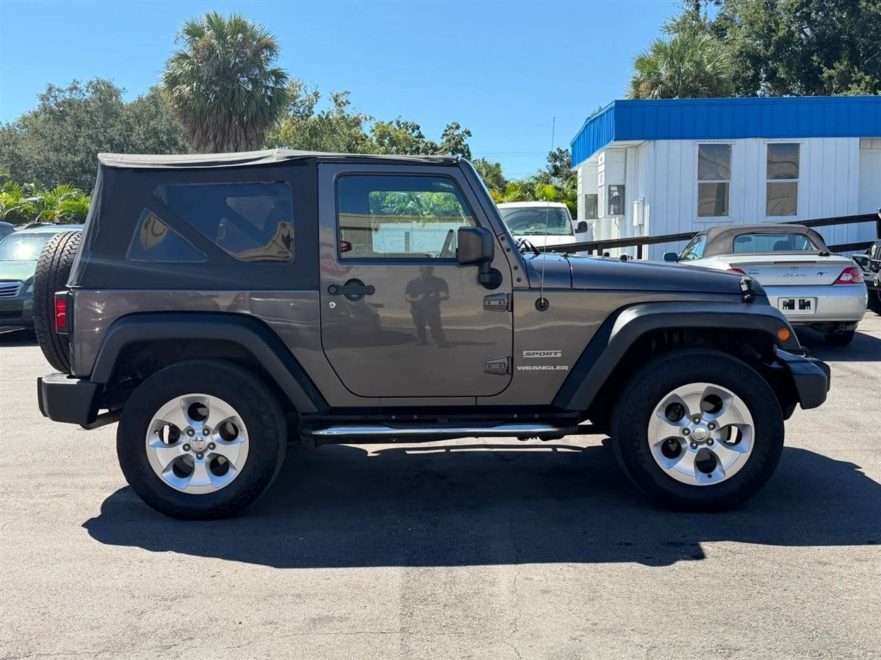 Used 2014 Jeep Wrangler Sport w/ Connectivity Group AWD/4WD image 11