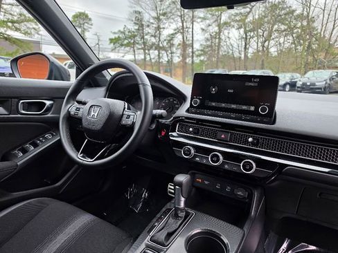 Used 2025 Honda Civic Sport image 13