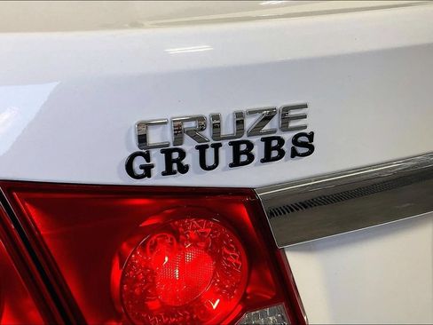 Used 2011 Chevrolet Cruze LTZ FWD image 40