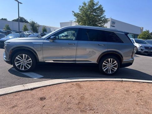 New 2026 Cadillac Vistiq Luxury w/ LPO, Floor Liner Package image 5