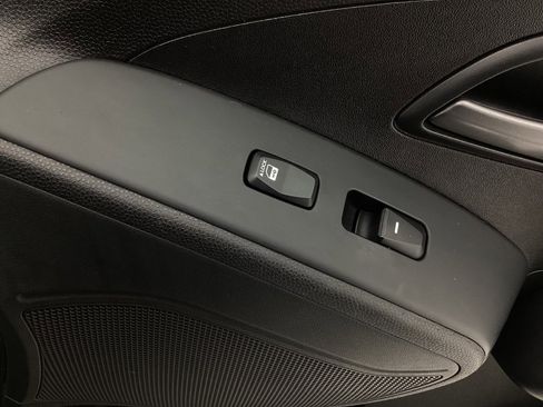 Used 2015 Hyundai Tucson GLS image 37