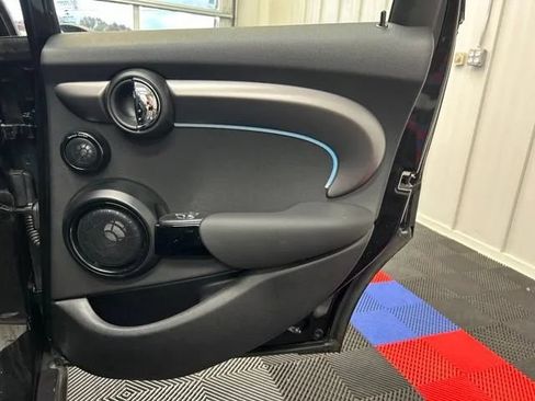 Used 2022 MINI Cooper 4-Door Hardtop FWD image 14