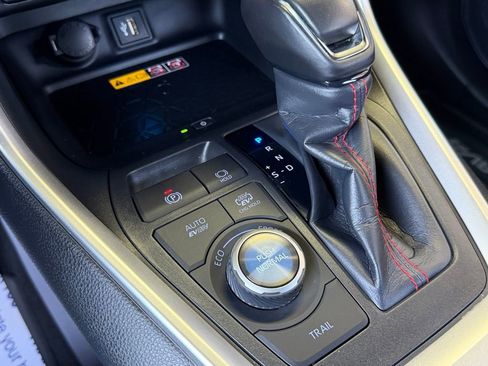 Used 2024 Toyota RAV4 XSE w/ Weather Package AWD/4WD image 18