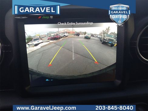 Used 2022 Jeep Wrangler Unlimited Sahara w/ Cold Weather Group image 6