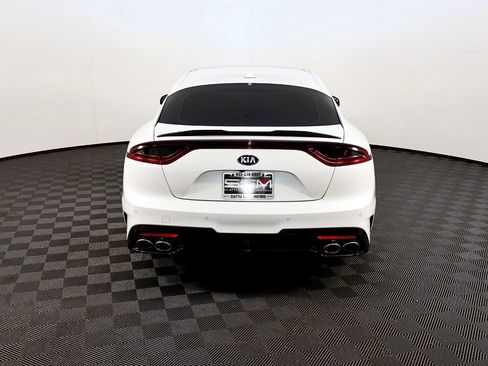 Used 2018 Kia Stinger GT2 image 9