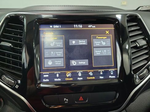 Used 2019 Jeep Cherokee Limited w/ Luxury Group image 47